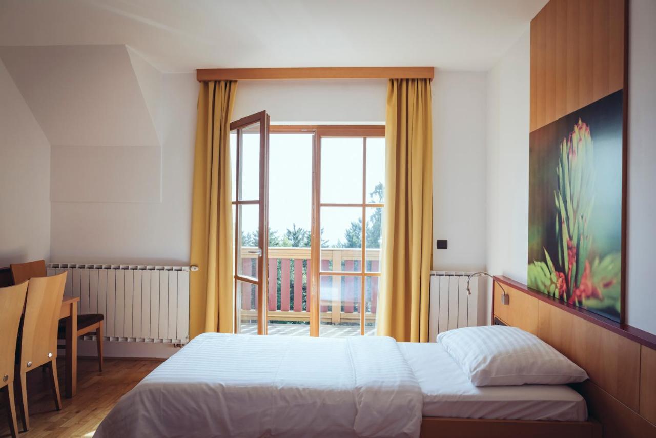 Pohorje Village Wellbeing Resort - Forest Hotel Videc ฮอชโกโปโอเรีย ภายนอก รูปภาพ